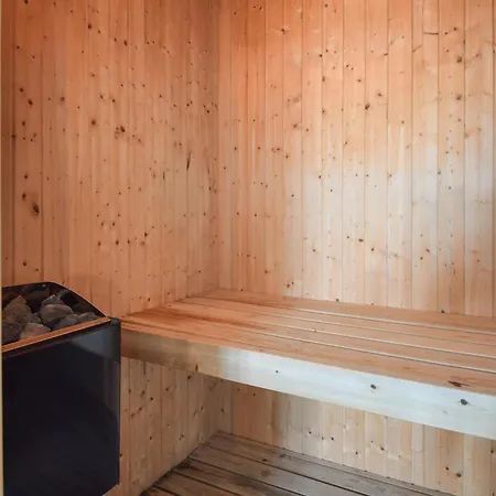Dom wakacyjny Beautiful In With Sauna